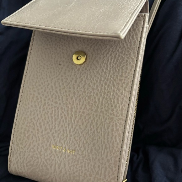 NWOT Matt & Nat Vegan Crossbody Wallet - Purity - lilac/taupe colour - - Picture 3 of 4